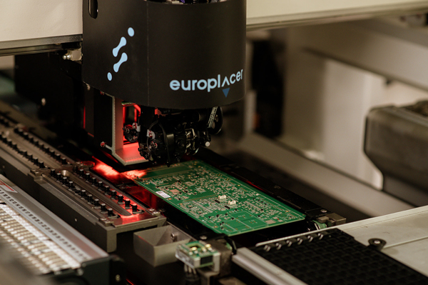 Notre service de prototypage express répond à vos besoins. Obtenez des prototypes de circuits imprimés de haute qualité, conformes IPC A 610 !